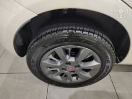 FIAT - PUNTO 1.4 ATTRACTIVE 8V FLEX 4P MANUAL - 2014/2015 - BRANCA - R$ 44.900,00