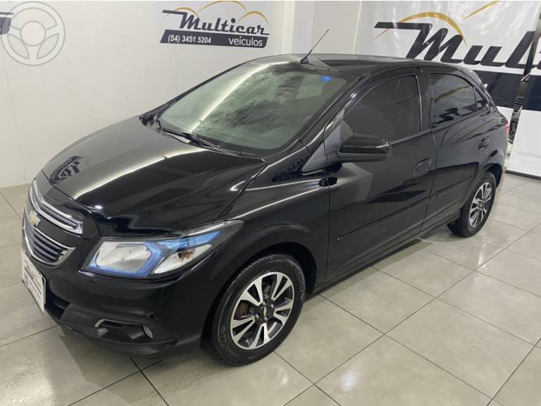 CHEVROLET - ONIX 1.4 MPFI LTZ 8V FLEX 4P MANUAL - 2015/2015 - PRETA - R$ 51.900,00