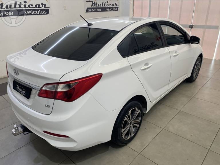 HYUNDAI - HB20S 1.6 COMFORT PLUS 16V FLEX 4P MANUAL - 2015/2016 - BRANCA - R$ 56.900,00