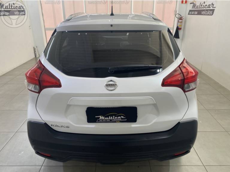 NISSAN - KICKS 1.6 16V FLEX S XTRONIC 4P AUTOMÁTICO - 2019/2020 - BRANCA - R$ 84.900,00