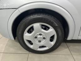 CHEVROLET - CORSA 1.4 MPFI PREMIUM 8V FLEX 4P MANUAL - 2009/2010 - PRATA - R$ 32.500,00