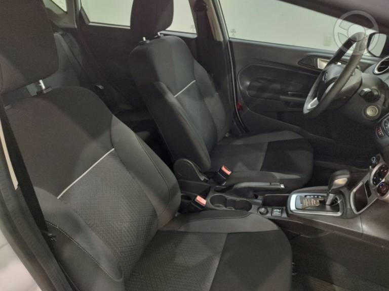 FORD - FIESTA 1.0 SEL ECOBOOST GTDI 12V 4P AUTOMÁTICO - 2018/2018 - BRANCA - R$ 62.500,00