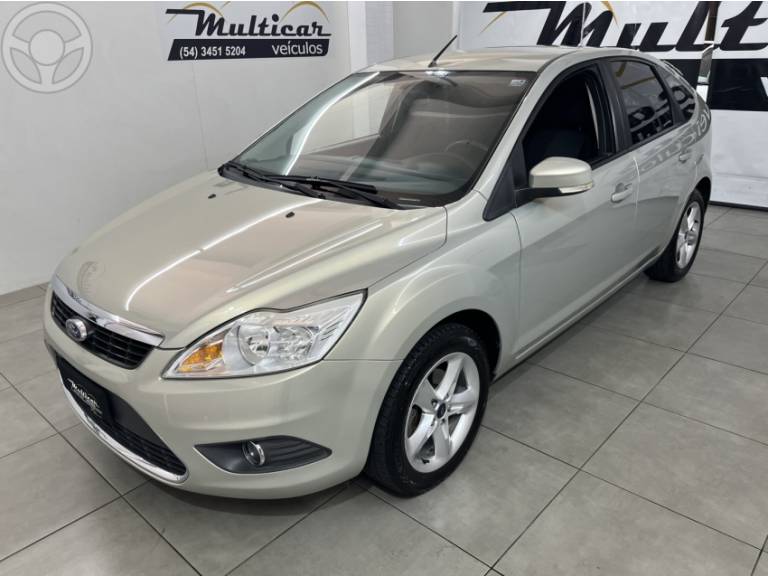 FORD - FOCUS 1.6 GLX 16V FLEX 4P MANUAL - 2011/2012 - PRATA - R$ 44.500,00