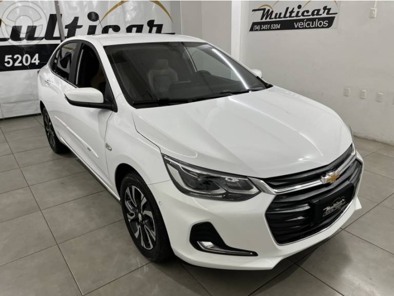 CHEVROLET - ONIX 1.0 PREMIER 12V TURBO FLEX 4P AUTOMÁTICO - 2023/2024 - BRANCA - R$ 99.900,00