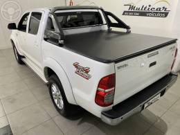 TOYOTA - HILUX 3.0 SRV 4X4 CD 16V TURBO INTERCOOLER DIESEL 4P AUTOMÁTICO - 2013/2013 - BRANCA - R$ 138.000,00