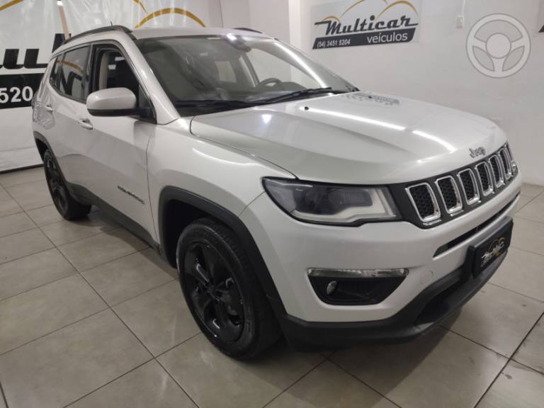 JEEP - COMPASS 2.0 16V FLEX LONGITUDE AUTOMÁTICO - 2017/2017 - PRATA - R$ 89.000,00