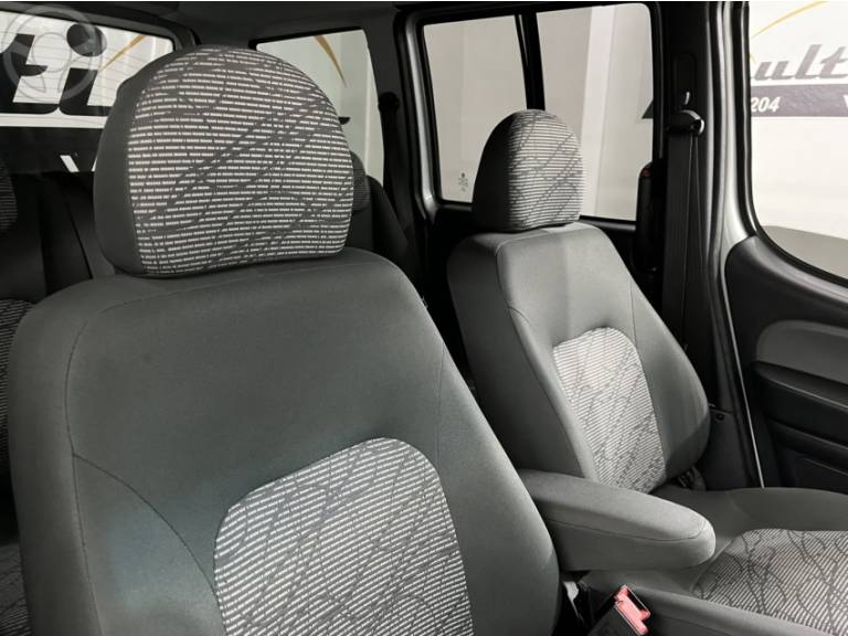 FIAT - DOBLÓ 1.8 MPI ESSENCE 16V FLEX 7P MANUAL - 2021/2021 - PRATA - R$ 77.500,00