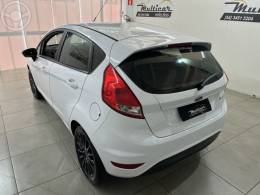 FORD - FIESTA 1.6 SE HATCH 16V FLEX 4P MANUAL - 2017/2017 - BRANCA - R$ 55.900,00
