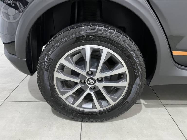 FIAT - ARGO 1.3 V8 TREKKING FLEX 4P AUTOMÁTICO - 2022/2023 - PRETA - R$ 84.900,00