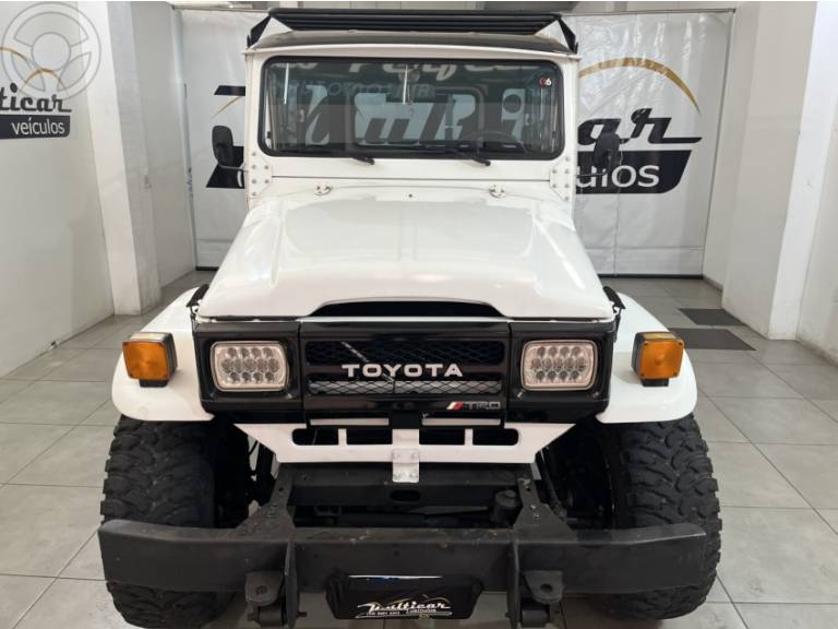 TOYOTA - BANDEIRANTE 4.0 OJ50LV-B 4X4 CHASSI LONGO DIESEL 2P MANUAL - 1991/1991 - BRANCA - R$ 99.000,00