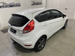 FORD - FIESTA 1.6 SE HATCH 16V FLEX 4P AUTOMÁTICO - 2014/2015 - BRANCA - R$ 45.900,00