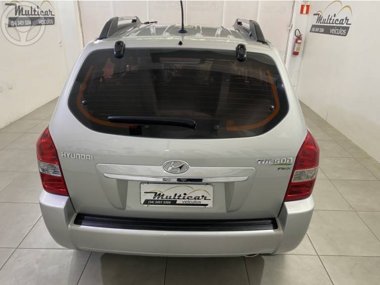 HYUNDAI - TUCSON 2.0 MPFI GLS 16V 143CV 2WD FLEX 4P AUTOMÁTICO - 2014/2014 - PRATA - R$ 50.500,00