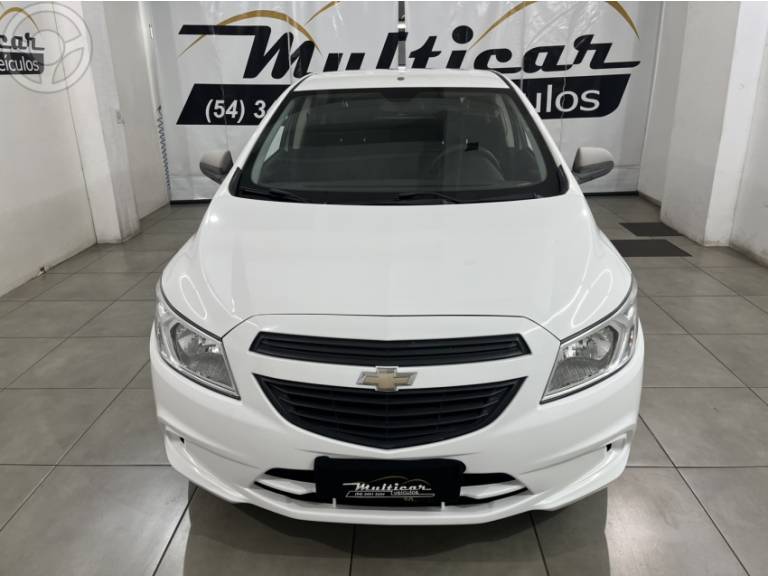 CHEVROLET - ONIX 1.0 MPFI JOY 8V FLEX 4P MANUAL - 2017/2018 - BRANCA - R$ 48.500,00