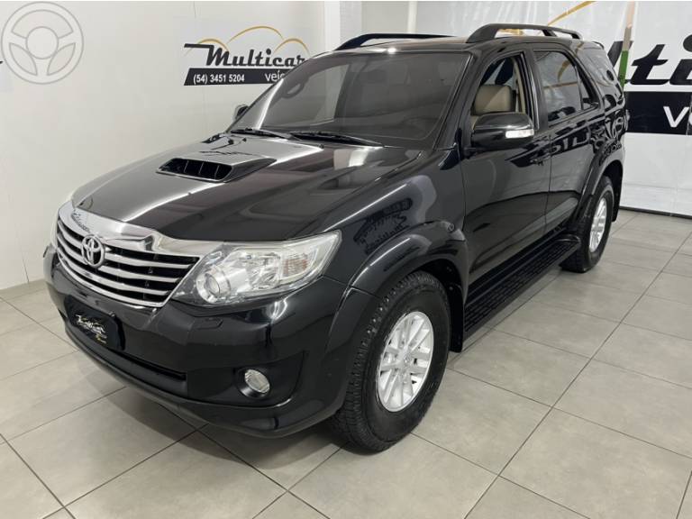 TOYOTA - HILUX SW4 3.0 SRV 4X4 16V TURBO INTERCOOLER DIESEL 4P AUTOMÁTICO - 2012/2013 - PRETA - R$ 139.900,00