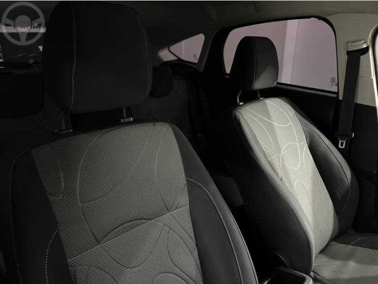 FORD - FOCUS 1.6 S 16V FLEX 4P AUTOMÁTICO - 2014/2014 - PRATA - R$ 49.900,00