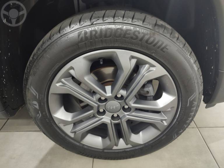 JEEP - COMPASS 1.3 LONGITUDE T270 16V TURBO 4X2 FLEX 4P AUTOMÁTICO - 2023/2023 - PRETA - R$ 125.000,00
