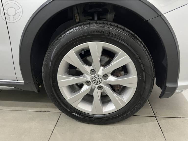 VOLKSWAGEN - GOL 1.0 MI TRACK 8V FLEX 4P MANUAL - 2018/2018 - PRATA - R$ 47.900,00