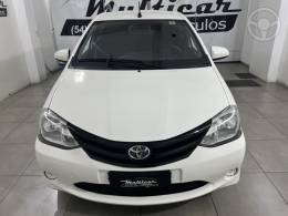 TOYOTA - ETIOS 1.3 X 16V FLEX 4P MANUAL - 2016/2017 - BRANCA - R$ 51.900,00