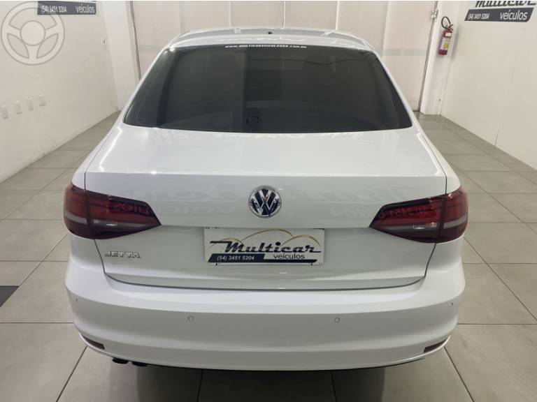VOLKSWAGEN - JETTA 2.0 TRENDLINE FLEX 4P TIPTRONIC - 2015/2016 - BRANCA - R$ 71.900,00