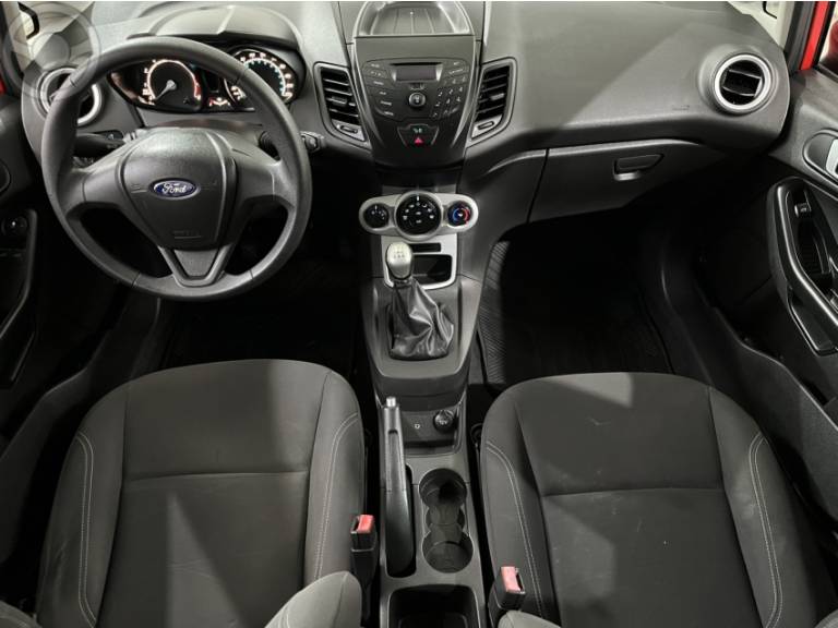 FORD - FIESTA 1.5 S HATCH 16V FLEX 4P MANUAL - 2014/2015 - VERMELHA - R$ 45.900,00