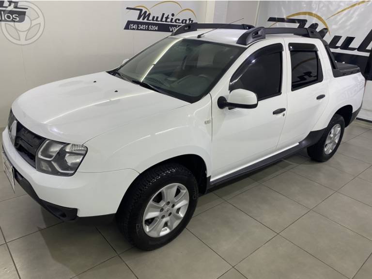 RENAULT - DUSTER OROCH 1.6 16V FLEX EXPRESSION 4P MANUAL - 2021/2022 - BRANCA - R$ 88.900,00