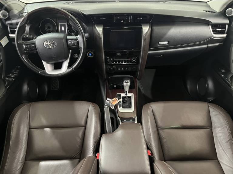 TOYOTA - HILUX SW4 2.8 SRX 4X4 16V TURBO INTERCOOLER DIESEL 4P AUTOMÁTICO - 2017/2017 - BRANCA - R$ 214.000,00