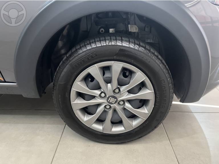 FIAT - MOBI 1.0 TREKKING 8V FLEX 4P MANUAL - 2023/2024 - CINZA - R$ 63.900,00