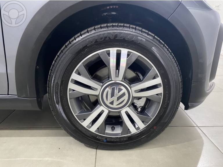 VOLKSWAGEN - CROSS UP 1.0 TSI 12V FLEX 4P MANUAL - 2017/2018 - CINZA - R$ 64.500,00