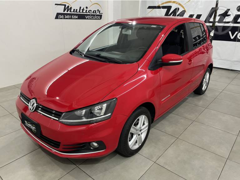 VOLKSWAGEN - FOX 1.6 MSI COMFORTLINE 8V FLEX 4P MANUAL - 2015/2016 - VERMELHA - R$ 51.900,00
