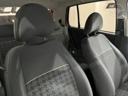 VOLKSWAGEN - FOX 1.6 MSI COMFORTLINE 8V FLEX 4P MANUAL - 2015/2016 - VERMELHA - R$ 51.900,00