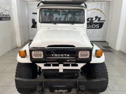 TOYOTA - BANDEIRANTE 4.0 OJ50LV-B 4X4 CHASSI LONGO DIESEL 2P MANUAL - 1991/1991 - BRANCA - R$ 99.000,00
