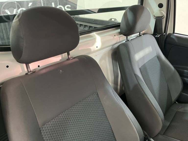 VOLKSWAGEN - SAVEIRO 1.6 MSI ROBUST CS 8V FLEX 2P MANUAL - 2021/2022 - BRANCA - R$ 64.900,00