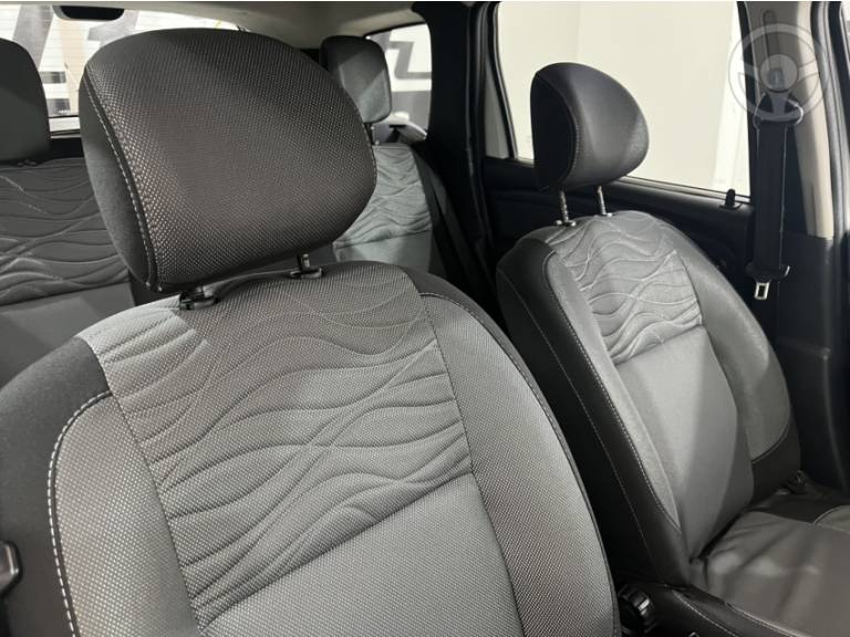 RENAULT - DUSTER 2.0 DYNAMIQUE 4X2 16V FLEX 4P AUTOMÁTICO - 2013/2014 - BRANCA - R$ 53.500,00