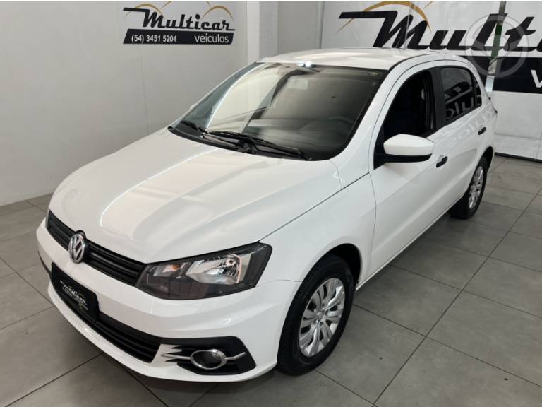 VOLKSWAGEN - GOL 1.6 MSI TOTALFLEX TRENDLINE 4P MANUAL - 2017/2018 - BRANCA - R$ 46.900,00