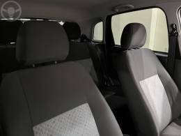 FORD - FIESTA 1.0 ROCAM HATCH 8V FLEX 4P MANUAL - 2013/2014 - PRETA - R$ 34.900,00