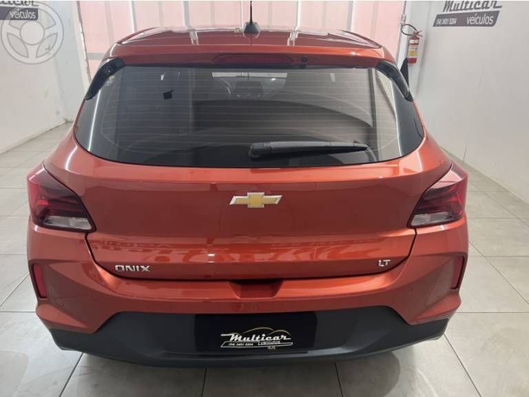 CHEVROLET - ONIX 1.0 LT 12V FLEX 4P MANUAL - 2020/2020 - LARANJA - R$ 63.900,00