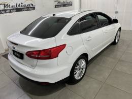 FORD - FOCUS 2.0 SE SEDAN 16V FLEX 4P AUTOMÁTICO - 2017/2017 - BRANCA - R$ 64.900,00