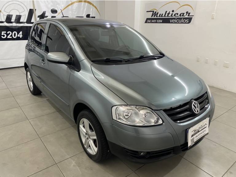 VOLKSWAGEN - FOX 1.6 MI 8V FLEX 4P MANUAL - 2008/2009 - CINZA - R$ 32.900,00