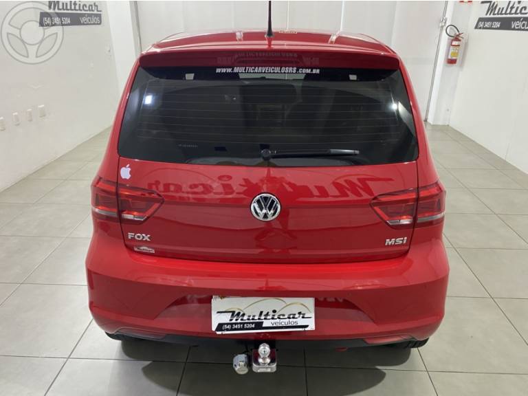 VOLKSWAGEN - FOX 1.6 MSI COMFORTLINE 8V FLEX 4P MANUAL - 2015/2015 - VERMELHA - R$ 51.900,00