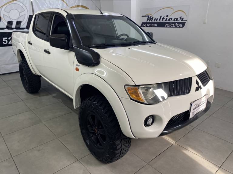 MITSUBISHI - L200 TRITON 3.2 HPE 4X4 CD 16V TURBO INTERCOOLER DIESEL 4P AUTOMÁTICO - 2010/2010 - BRANCA - R$ 94.900,00