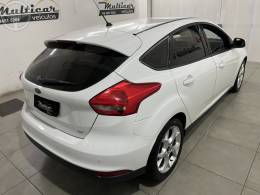 FORD - FOCUS 2.0 SE HATCH 16V FLEX 4P AUTO - 2016/2016 - BRANCA - R$ 59.500,00