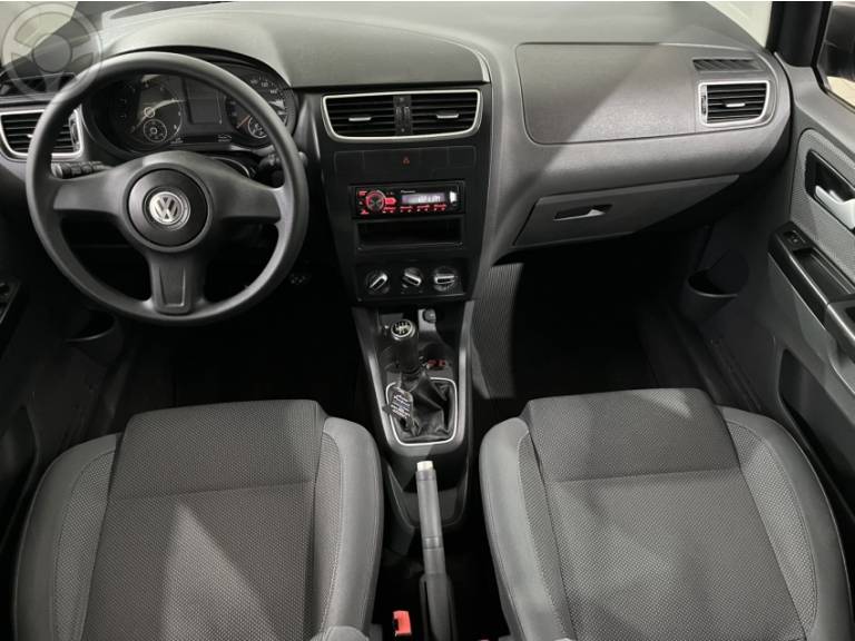 VOLKSWAGEN - FOX 1.0 MI 8V FLEX 4P MANUAL - 2012/2012 - CINZA - R$ 34.500,00