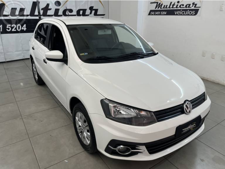VOLKSWAGEN - GOL 1.6 MSI TOTALFLEX TRENDLINE 4P MANUAL - 2017/2018 - BRANCA - R$ 46.900,00