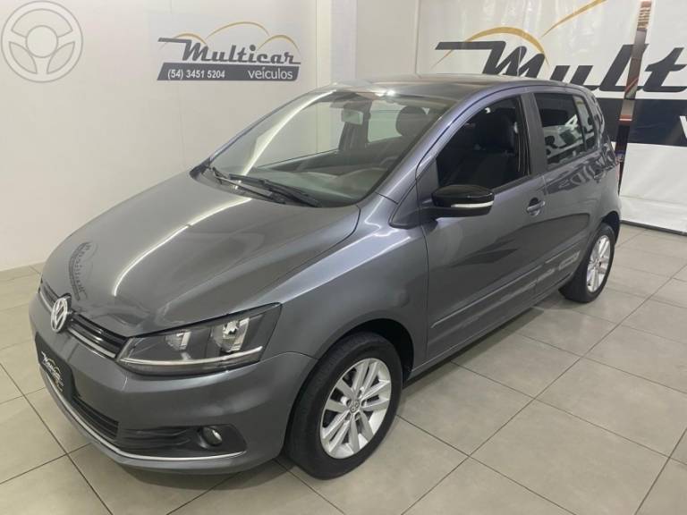 VOLKSWAGEN - FOX 1.6 MSI TOTAL FLEX CONNECT 4P MANUAL - 2019/2020 - CINZA - R$ 63.900,00