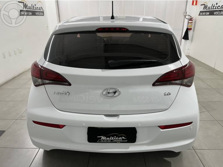 HYUNDAI - HB20 1.6 COMFORT PLUS 16V FLEX 4P MANUAL - 2018/2019 - BRANCA - R$ 63.900,00