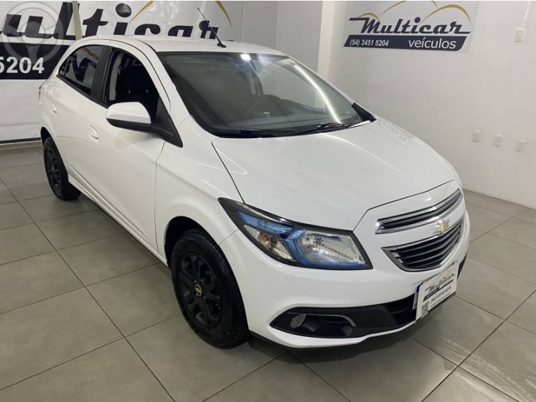 CHEVROLET - ONIX 1.0 MPFI LT 8V FLEX 4P MANUAL - 2012/2013 - BRANCA - R$ 43.900,00