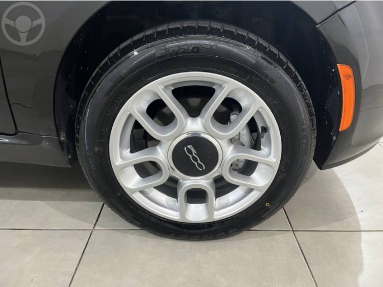 FIAT - 500 1.4 CULT 8V FLEX 2P MANUAL - 2011/2012 - PRETA - R$ 43.900,00