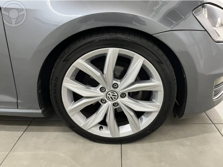 VOLKSWAGEN - GOLF 1.4 TSI HIGHLINE 16V 4P AUTOMÁTICO - 2014/2015 - CINZA - R$ 86.900,00