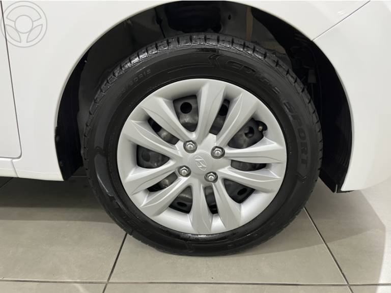 HYUNDAI - HB20 1.6 COMFORT PLUS 16V FLEX 4P MANUAL - 2018/2019 - BRANCA - R$ 63.900,00