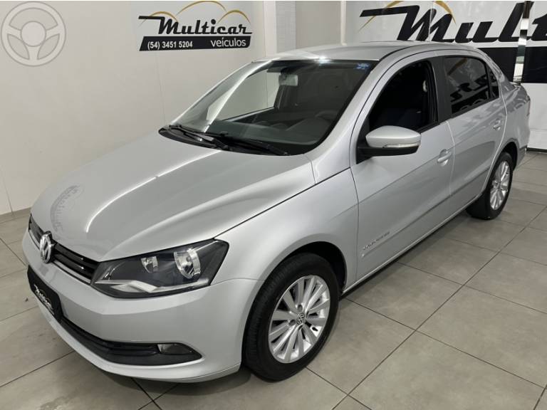 VOLKSWAGEN - VOYAGE 1.6 MI COMFORTLINE 8V FLEX 4P AUTOMATIZADO - 2015/2016 - PRATA - R$ 45.500,00